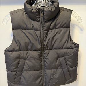 GAP girl’s Black Puffer Vest